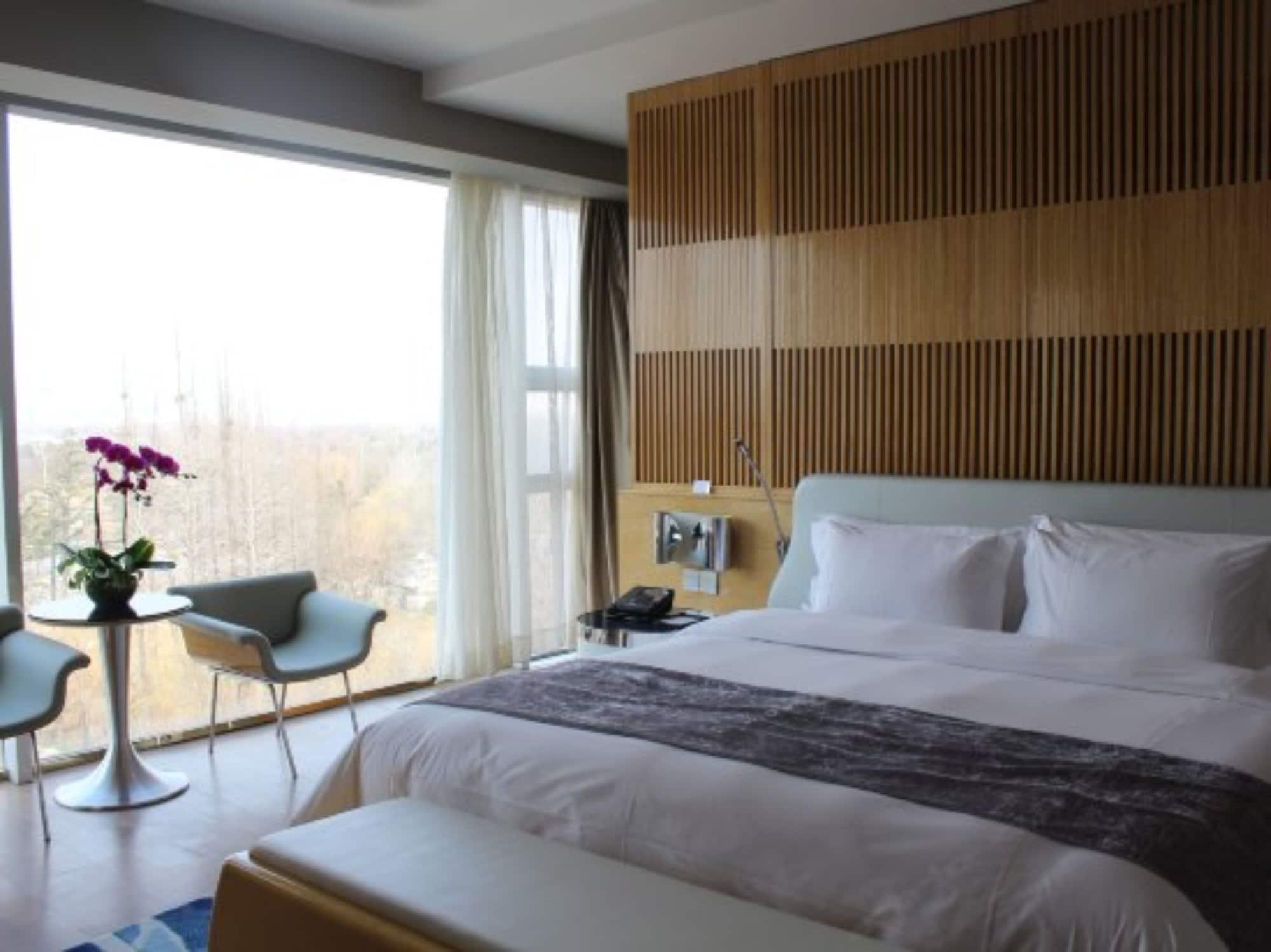 Hotel Wyndham Grand Qingdao Esterno foto