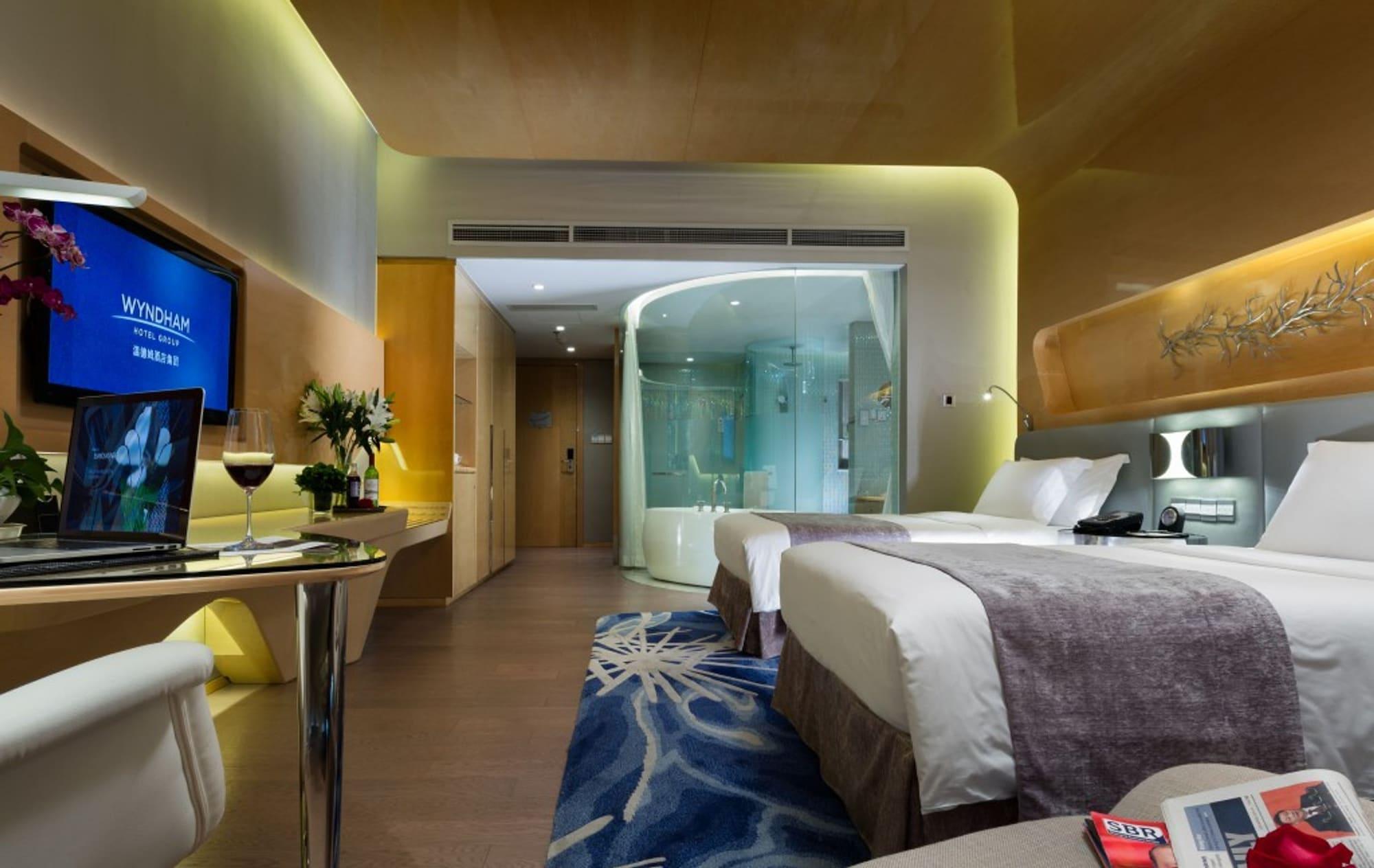 Hotel Wyndham Grand Qingdao Esterno foto