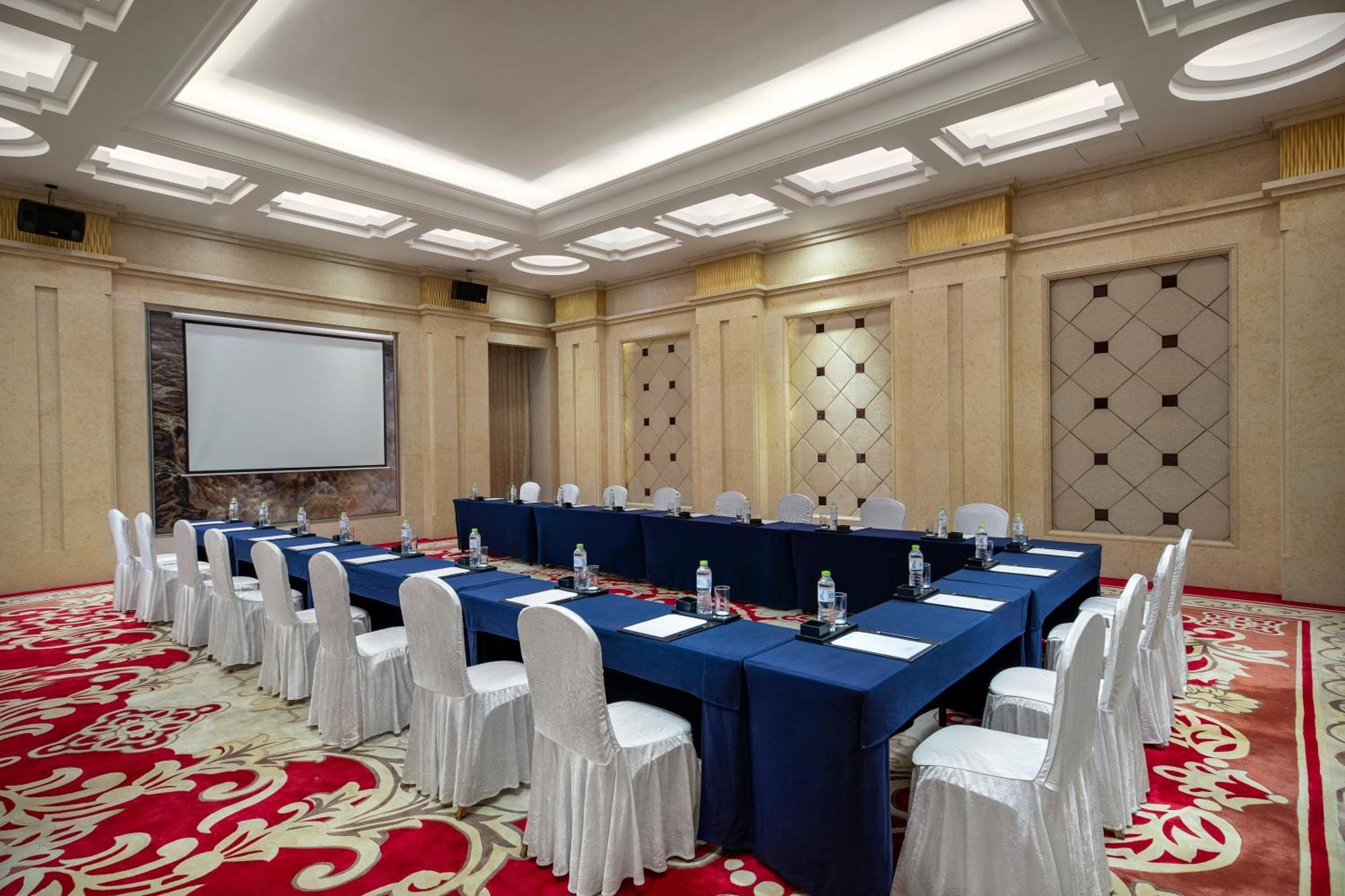 Hotel Wyndham Grand Qingdao Esterno foto