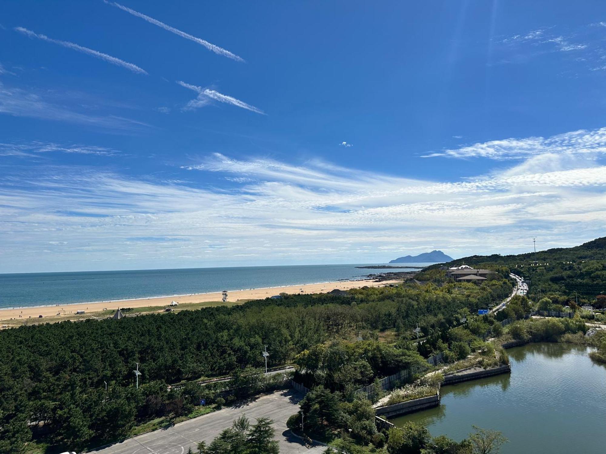 Hotel Wyndham Grand Qingdao Esterno foto