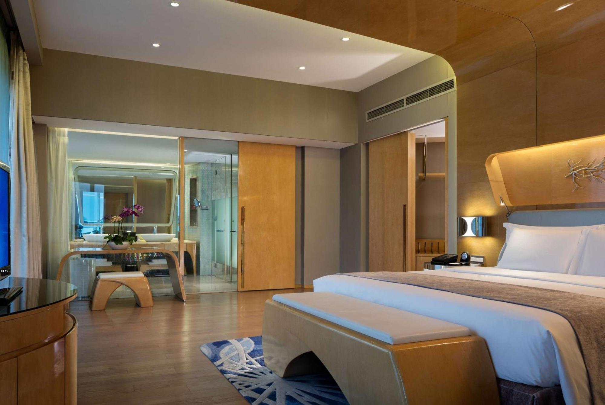 Hotel Wyndham Grand Qingdao Esterno foto