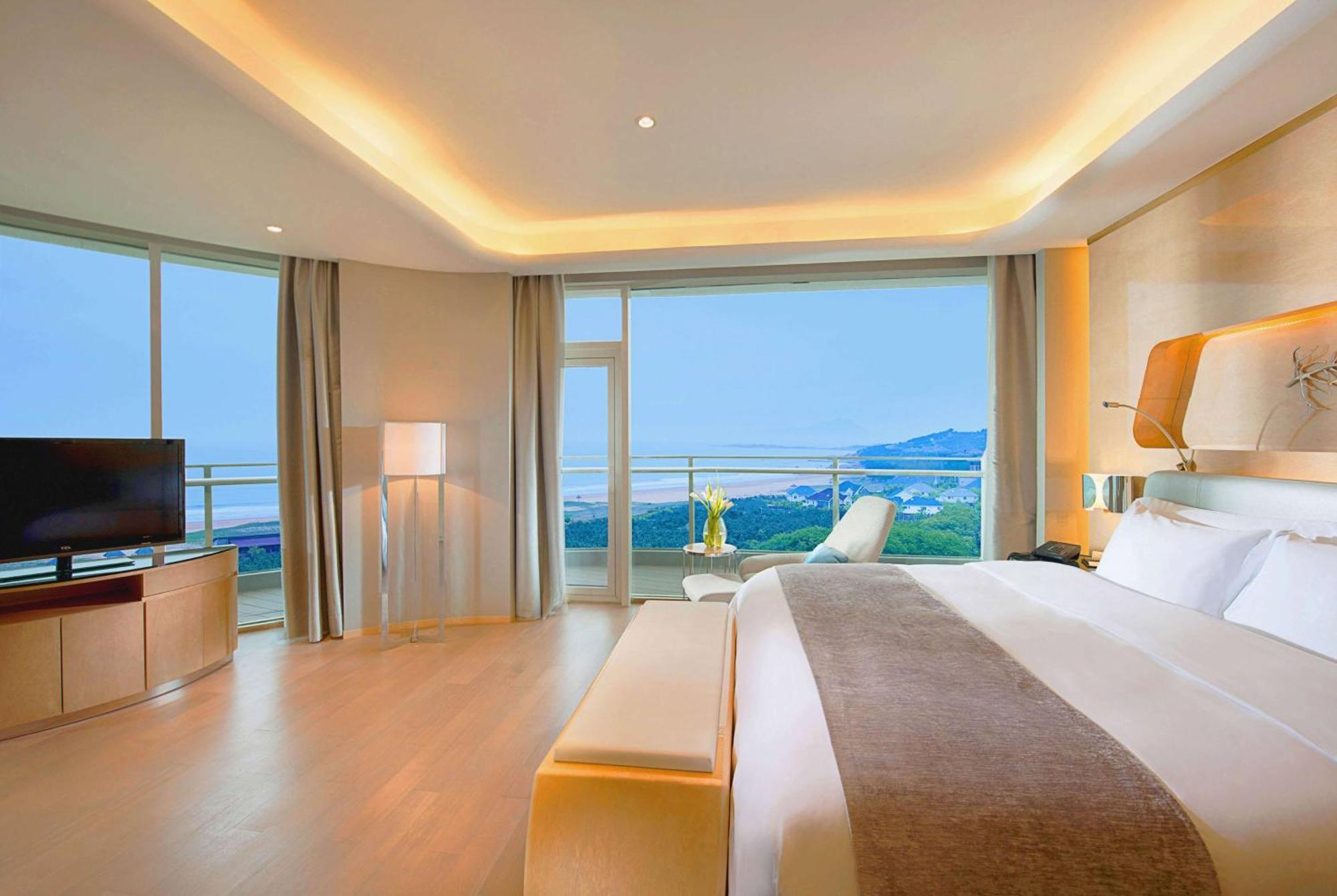 Hotel Wyndham Grand Qingdao Esterno foto