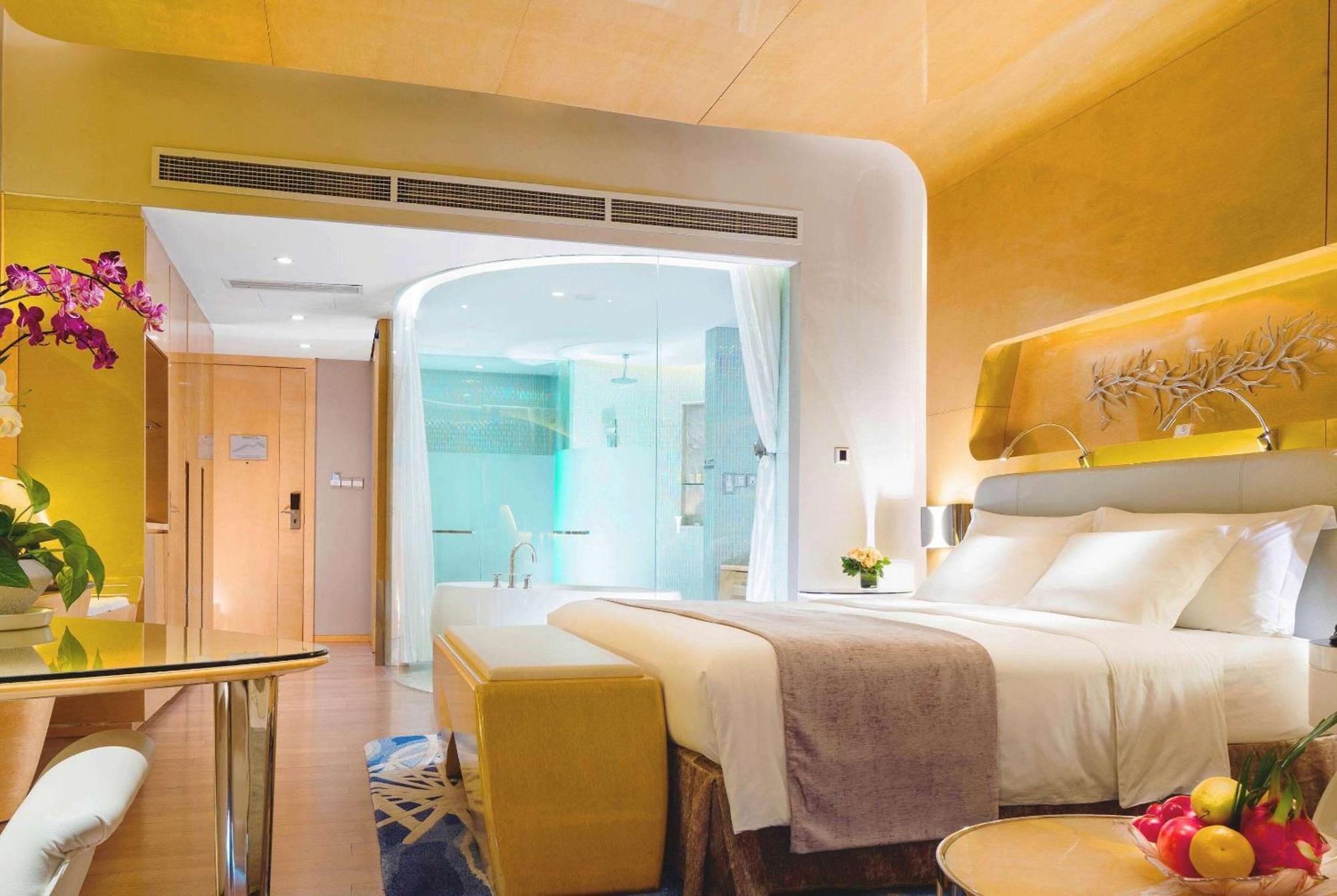 Hotel Wyndham Grand Qingdao Esterno foto